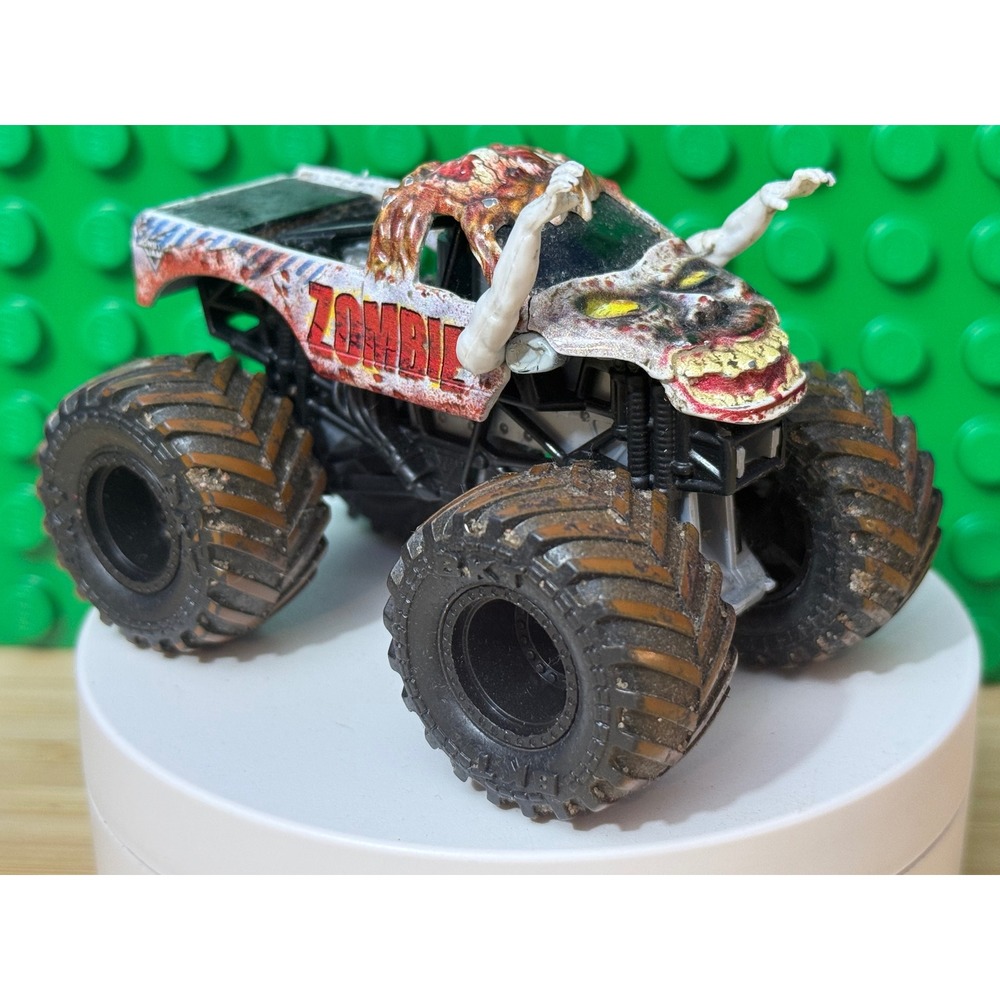 Monster Jam Zombie Monster Truck 1:64 Die-Cast Mud Splatter Edition